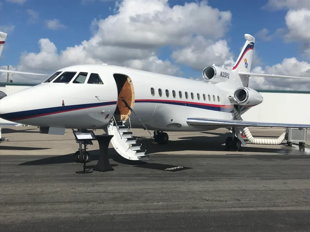 East Hampton Airport private aviation car service